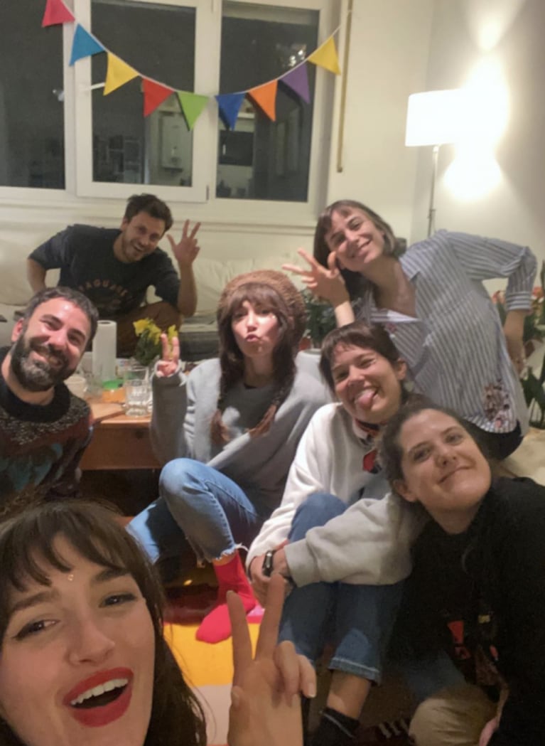 Cande Vetrano celebró sus 30 años y compartió las divertidas fotos del festejo: "Gracias por el amor"