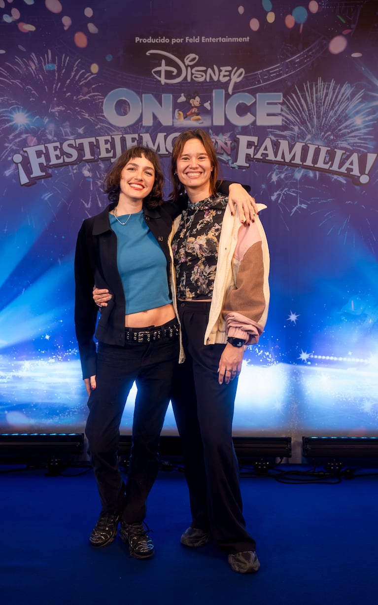 Cande Vetrano y Manu Viale en el estreno de Disney On Ice (Foto: Prensa).