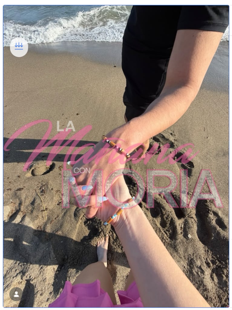 Candela Arizaga y Facundo Moyano se habrían comprometido con pulseras de playa en España. Crédito: Instagram