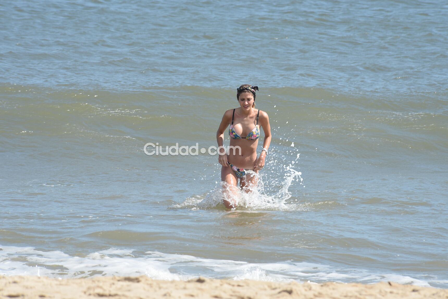 Candela Ruggeri, la diosa diosa soltera que lució su lomazo en Punta del Este. (Foto: GM Press / Ciudad.com)