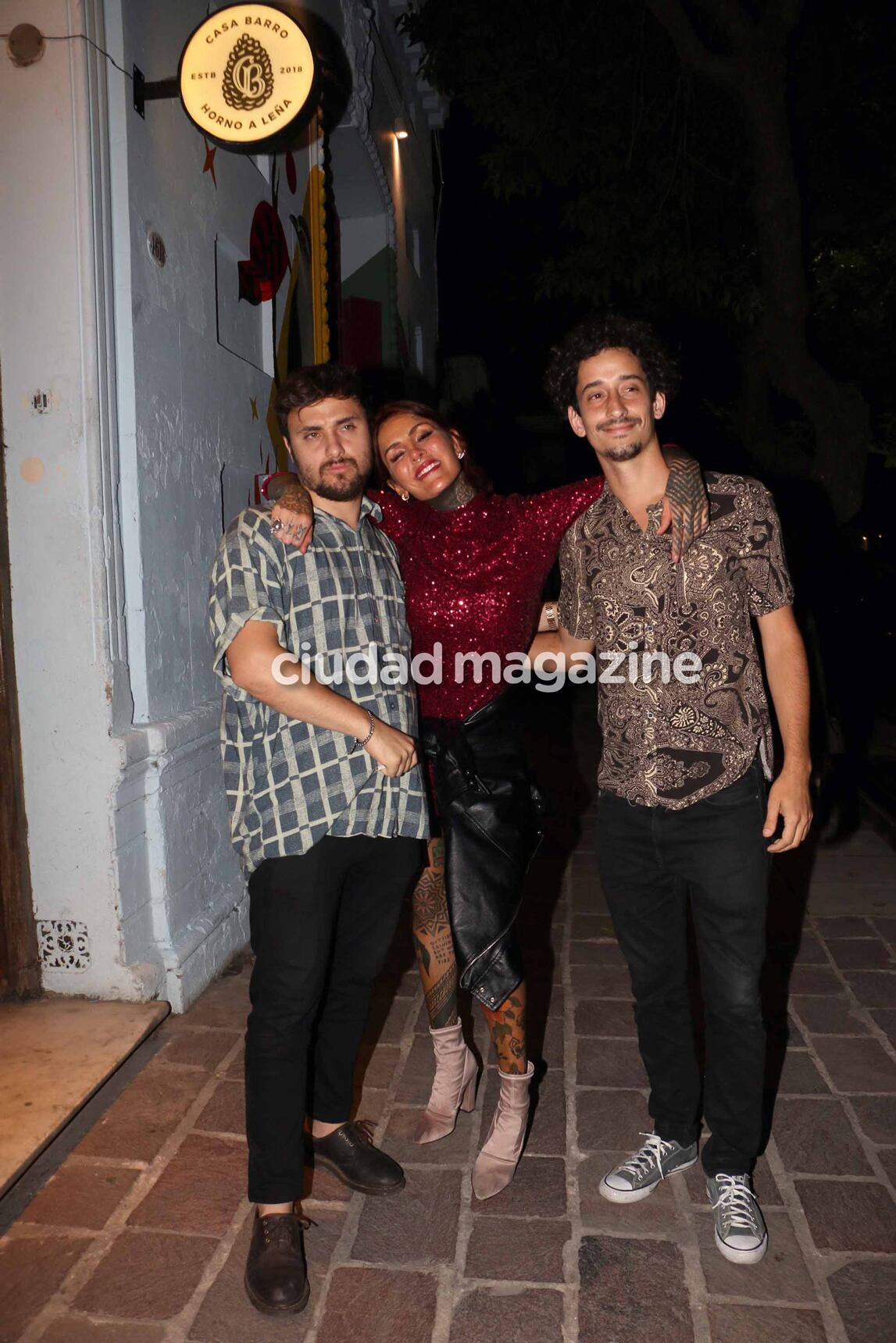 Candelaria Tinelli en su cumpleaños con amigos. (Fotos: Movilpress)