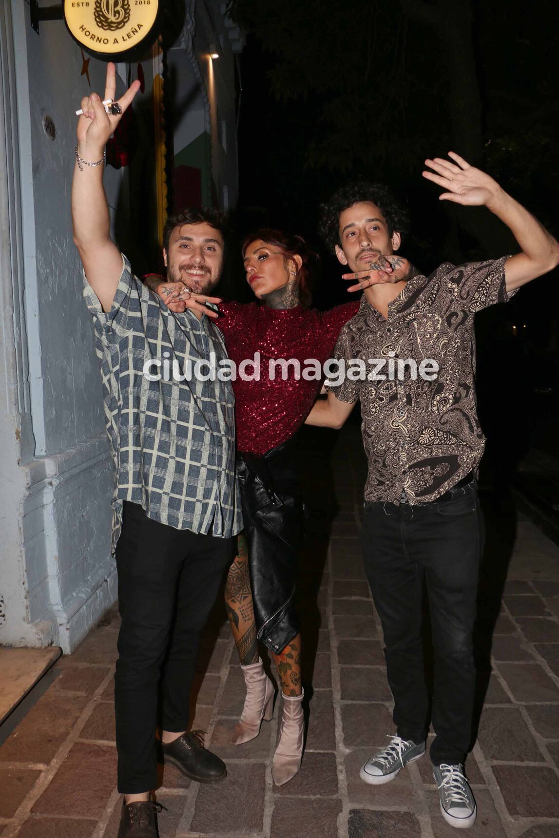 Candelaria Tinelli en su cumpleaños con amigos. (Fotos: Movilpress)