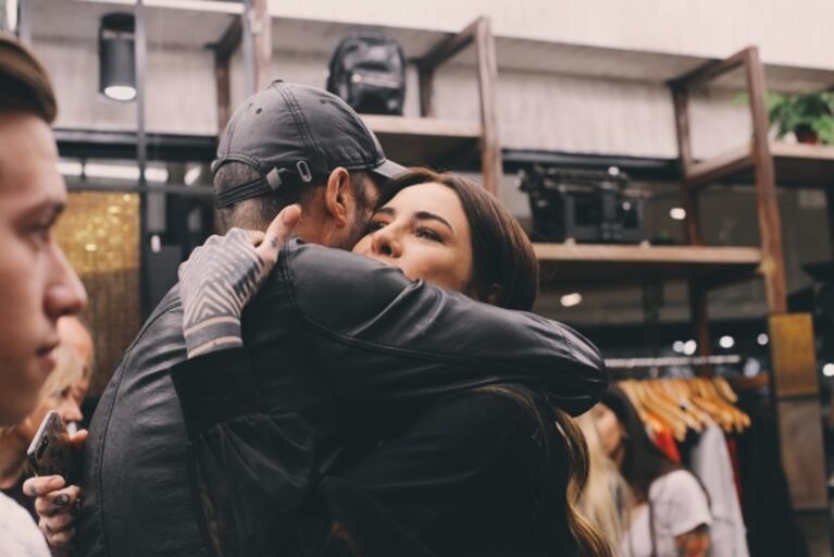 Candelaria Tinelli inauguró su local junto a Marcelo y Franco Masini: todas las fotos y postales mimosas con su novio