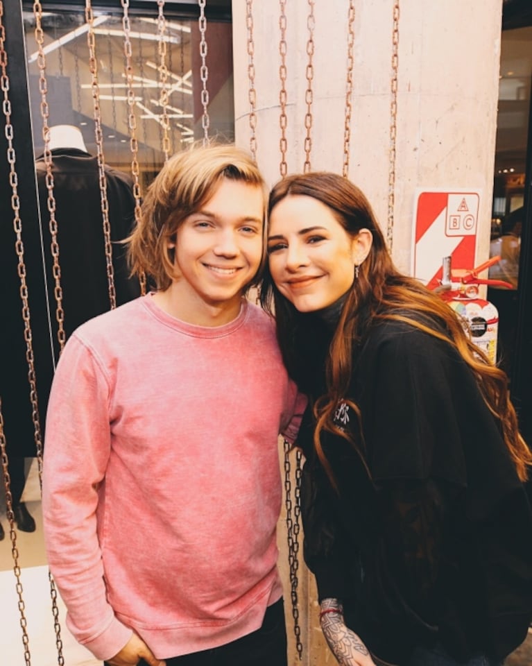 Candelaria Tinelli inauguró su local junto a Marcelo y Franco Masini: todas las fotos y postales mimosas con su novio