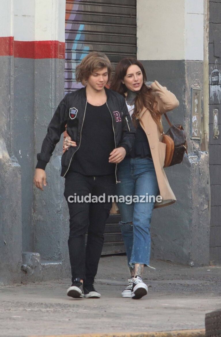 Candelaria Tinelli y Franco Masini, mimosos y enamorados en Palermo