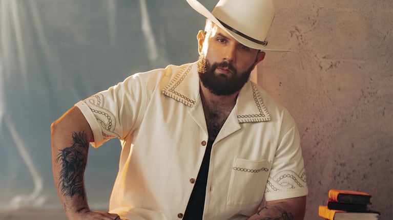 Carín León presenta “La Buena” y anticipa su show en Buenos Aires