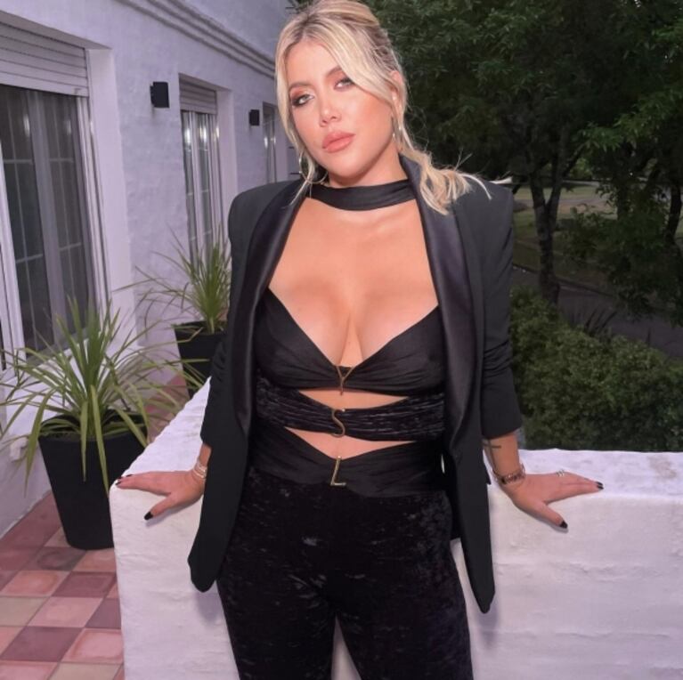 Cariñoso comentario de L-Gante en la foto más sensual de Wanda Nara: "Sos vos, reina"