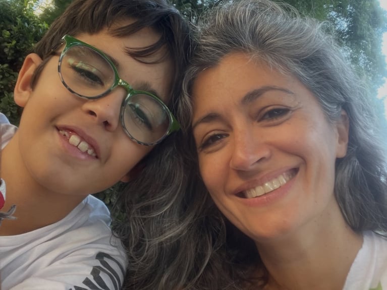 Carla Conte y su hijo Facundo. (Foto: @negraconte)