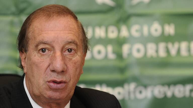 Carlos Bilardo no tiene coronavirus: su hermano denunció que el laboratorio se equivocó