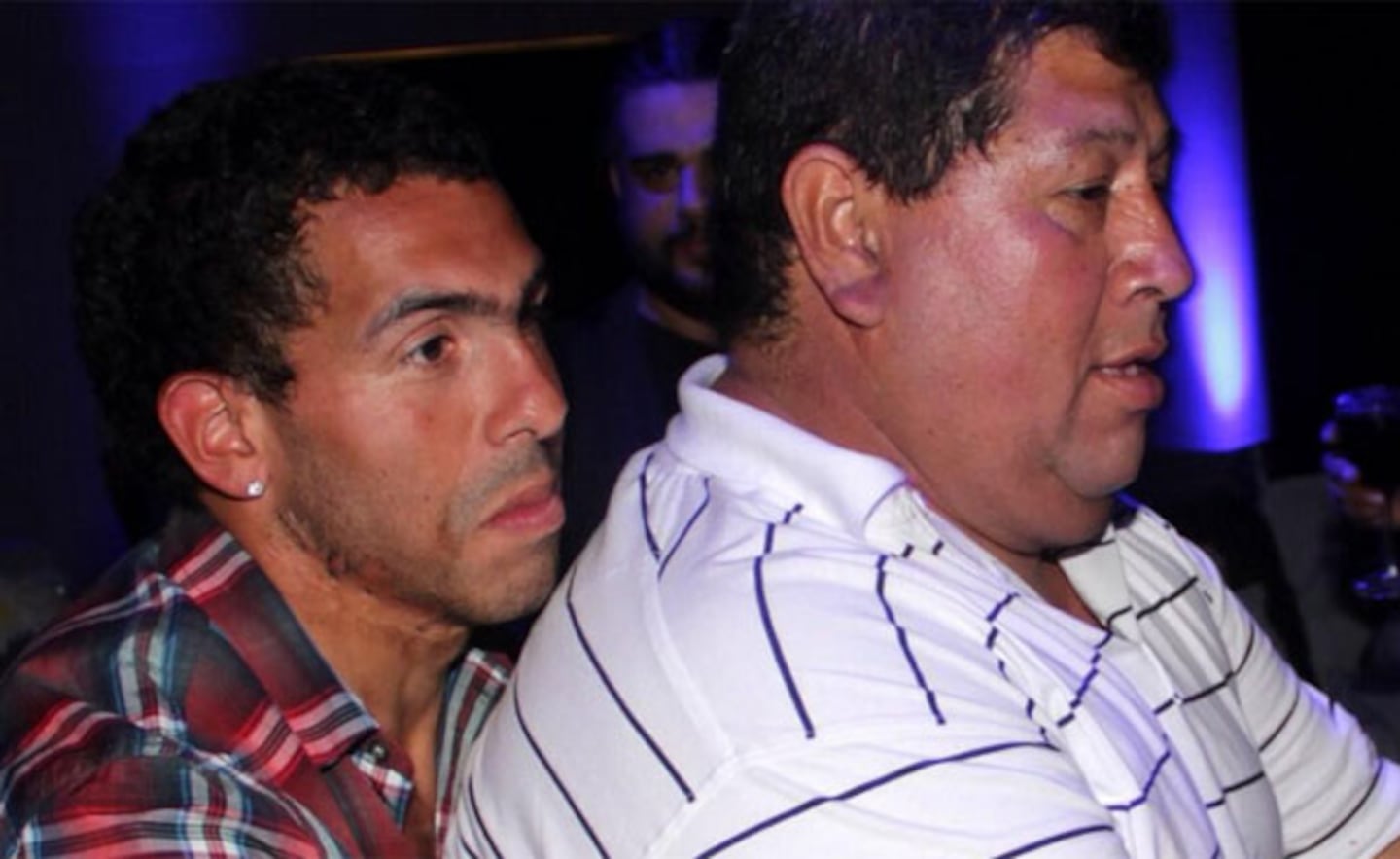 Carlos Tévez junto a su padre, secuestrado (Foto: Twitter)