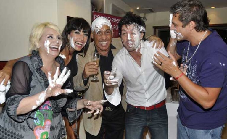 Carmen Barbieri, festejó su cumple a los tortazos. (Foto: Ciudad.com-Jennifer Rubio).