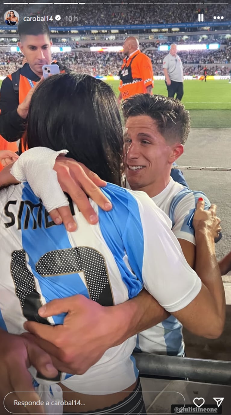 Caro se emocionó por el gol de su hijo. Foto: IG | carobal14