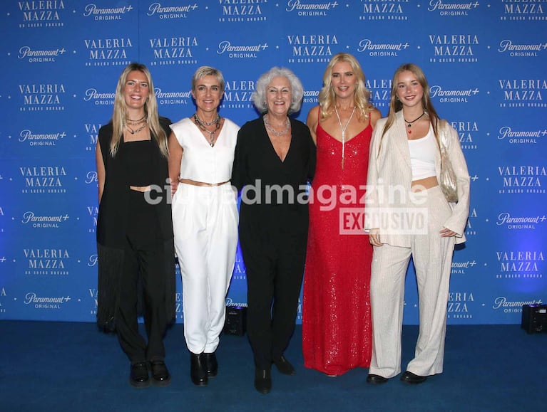 Catalina Antuña, Carolina Mazza, Mónica Ferreira, Valeria Mazza y Taina Gravier
(Movilpress)