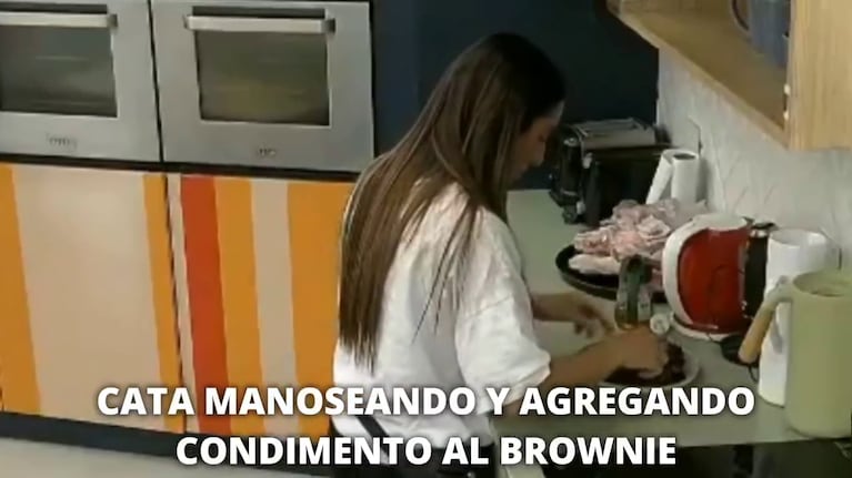 Catalina Gorostidi contaminó la comida de Tato en Gran Hermano (Foto: captura de X).