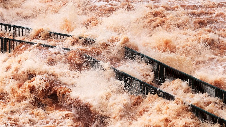 Cataratas del Iguazú: qué pasa con la crecida del río y los paseos cerrados (Foto EFE)