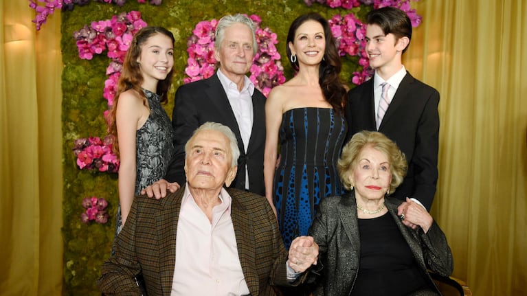Catherine Zeta Jones mostró su faceta más familiar y chic