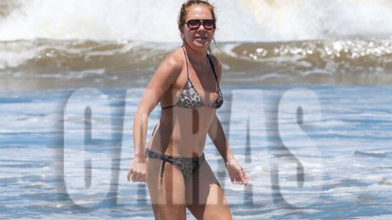 Cecilia Roth, en bikini en las playas de Mar de las Pampas. (Foto: Revista Caras)