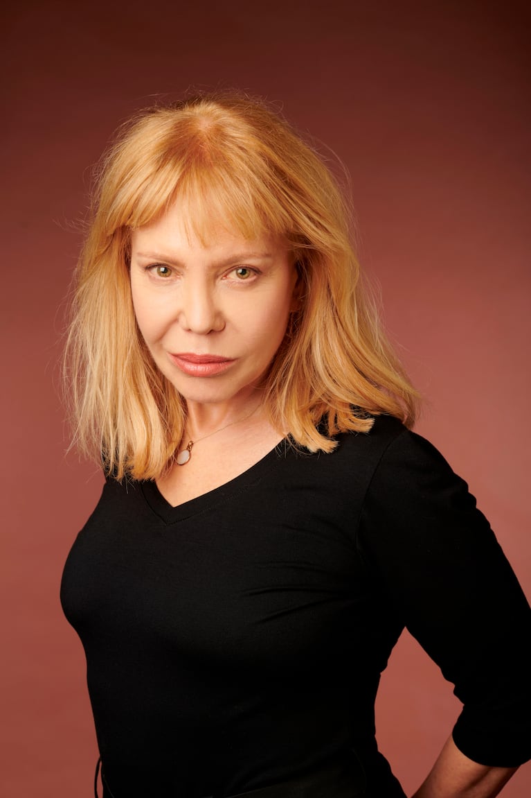 Cecilia Roth protagoniza "La madre", una atrapante y conmovedora historia que cuestiona cuáles son los límites de la soledad, el vacío y la cordura.