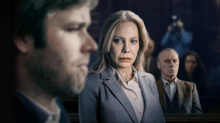 Cecilia Roth y Miguel Ángel Solá son acompañados por Benjamín Amadeo.