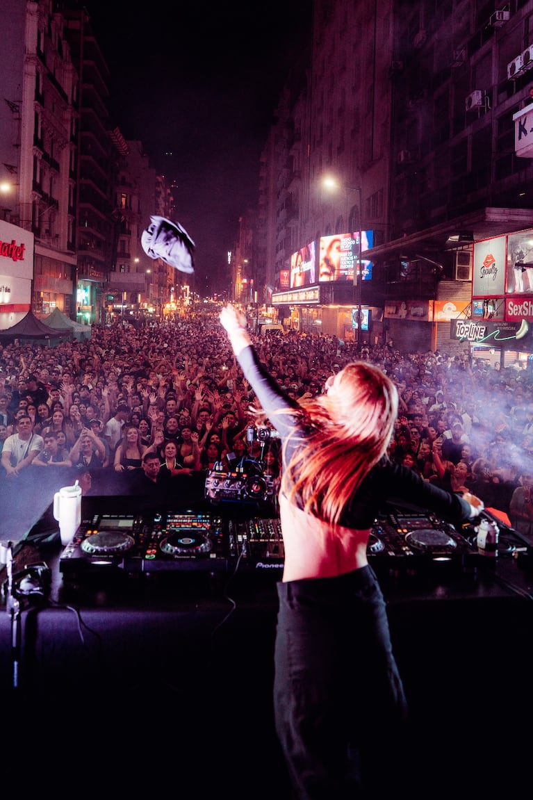 Cele Arrabal en el Obelisco