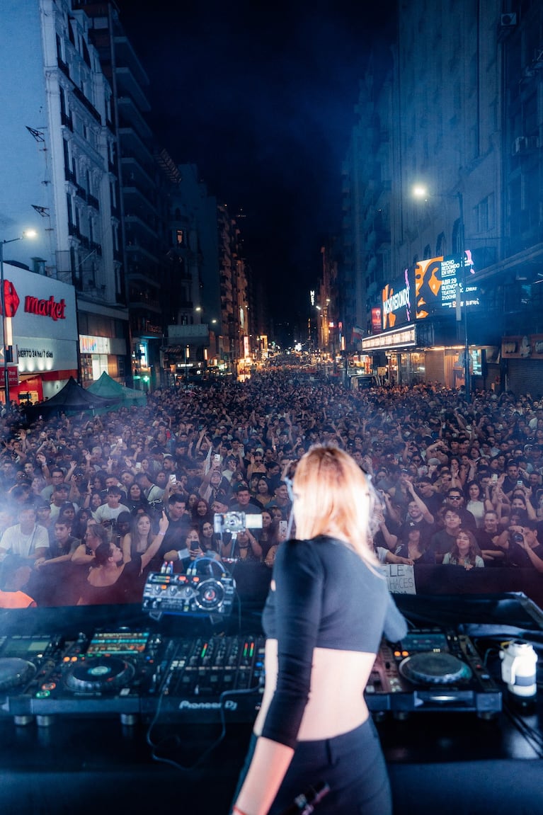 Cele Arrabal en el Obelisco