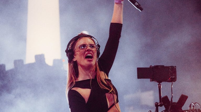 Cele Arrabal en el Obelisco