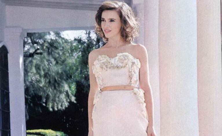 Celeste Cid en una romántica producción de fotos para la revista Gente.