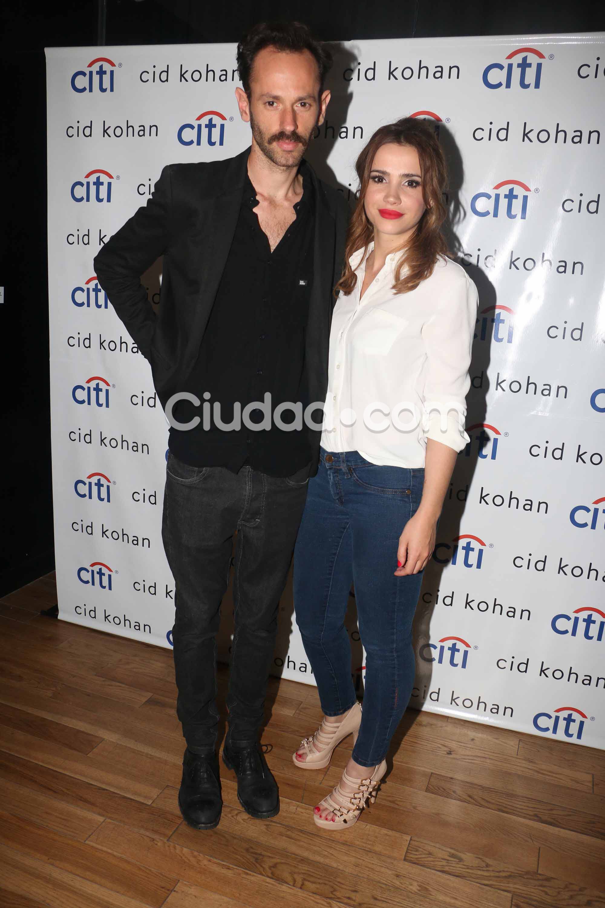 Celeste y Leandro Taub, en la presentación de Cid Kohan (Foto: Movilpress)