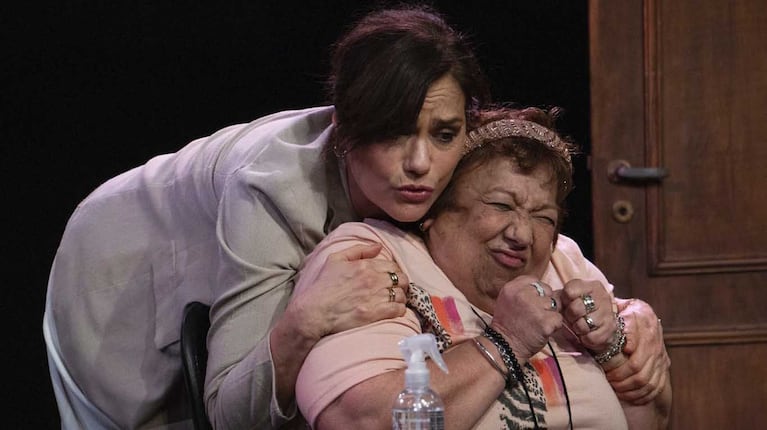 Celina Font protagoniza “Dos Patronas” en El Camarín de las Musas, la nueva obra de Victoria Hladilo