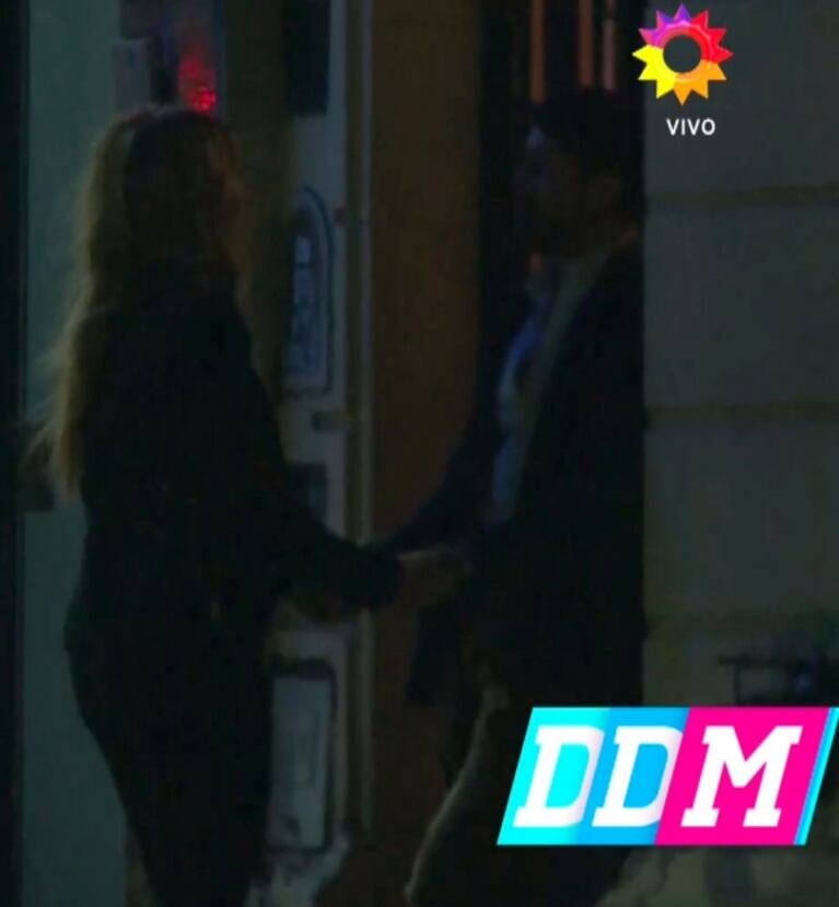 ¡Chape infraganti! Jimena Barón y Rodrigo Romero, mimosos en la puerta del departamento del actor
