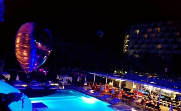 Charlotte Caniggia en las discos de Ibiza (Foto: Facebook).