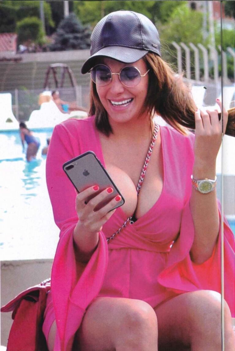 Charlotte Caniggia y Loan, reconciliados y a los besos en Carlos Paz: mirá el infartante look de ella