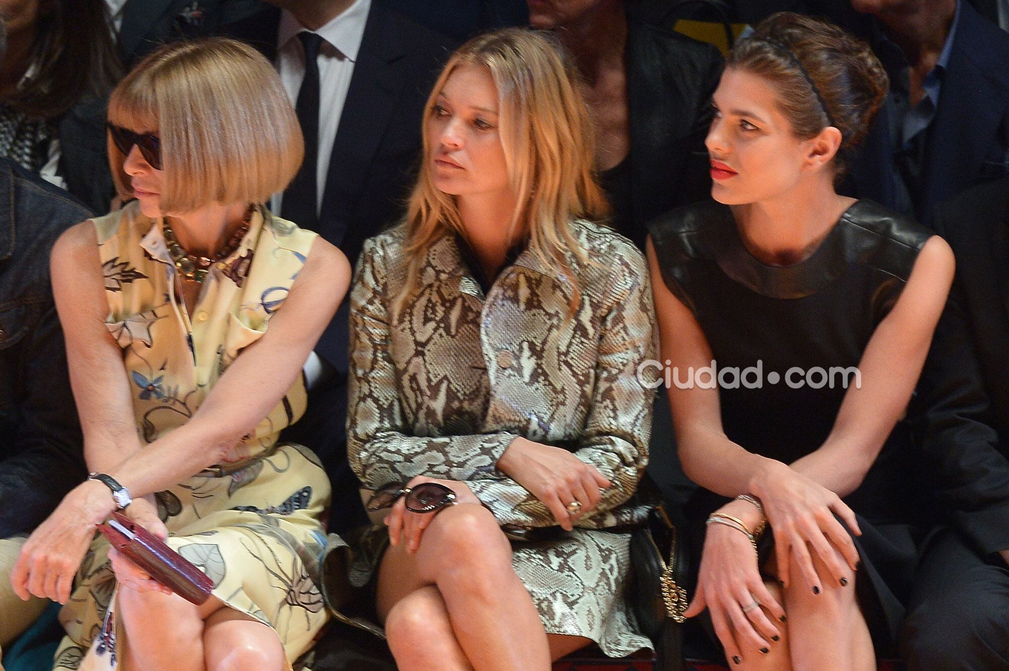 Charlotte junto a Kate Moss y Anna Wintour, directora de Vogue  (Fotos: AFP). 