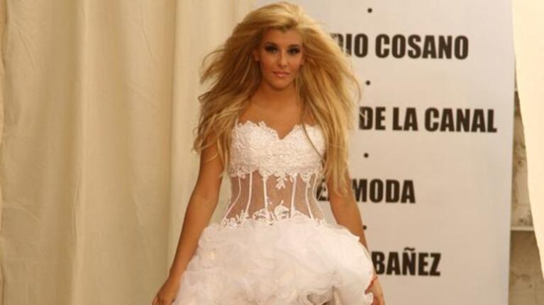 Charlotte, la hija de Mariana Nannis, representó a la Argentina en París
