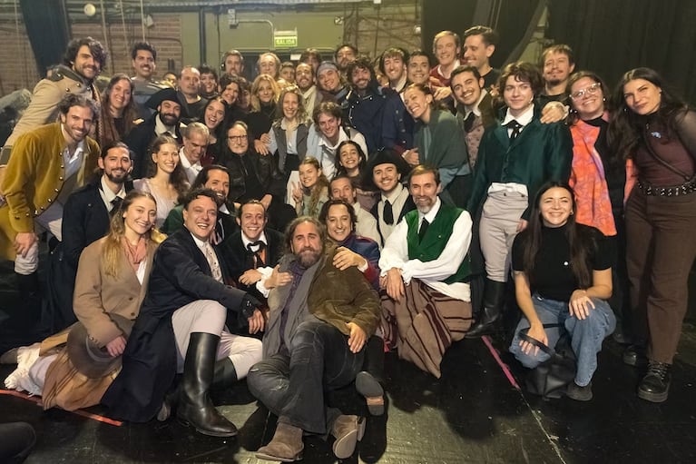 Charly García ovacionado junto a Elena Roger
