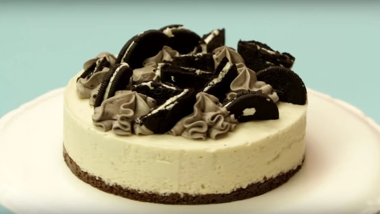 Cheesecake de banana y cookies: receta fácil, paso a paso