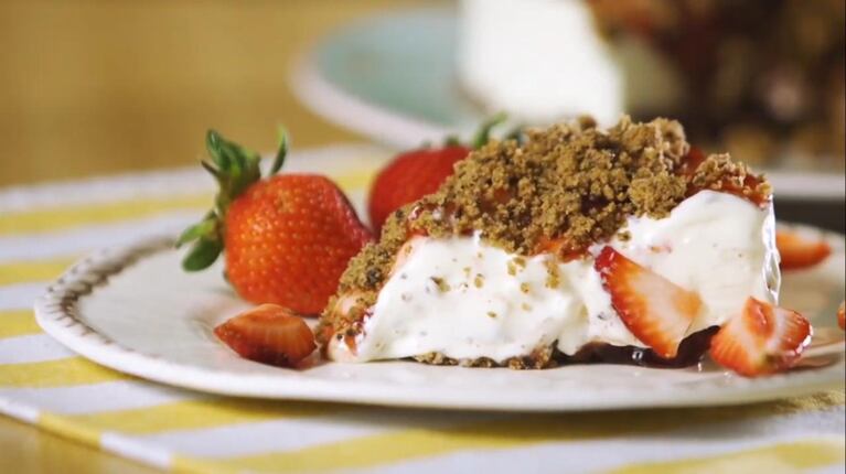 Cheesecake invertido de frutillas: receta simple, paso a paso 