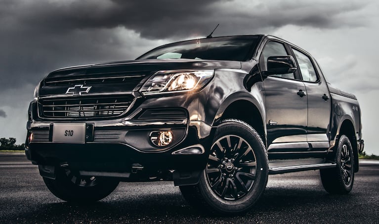 Chevrolet lanzó la nueva S10 Midnight, una pick up negra