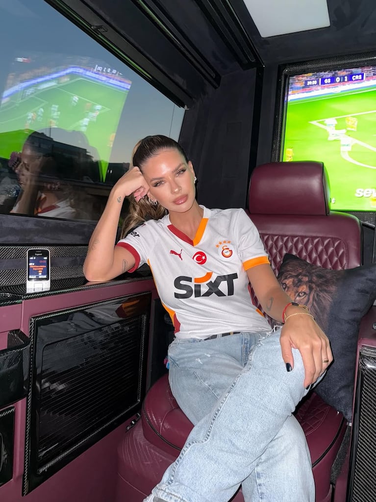 China Suárez alentando a Mauro Icardi en Galatasaray. (Foto: www.instagram.com/sangrejaponesa/)