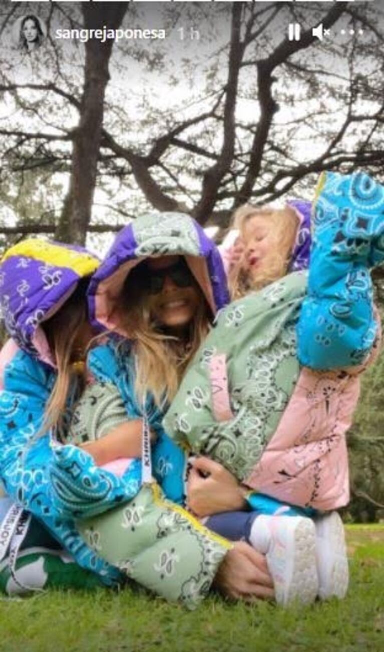 China Suárez compartió tiernas postales de sus hijas con una estatua de la Virgen: "Gracias"
