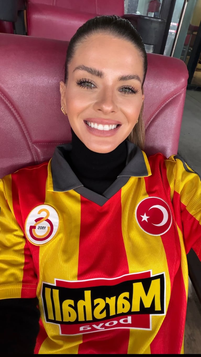 China Suárez en la platea del Rams Park de Galatasaray viendo a Mauro Icardi. (Foto: IG)