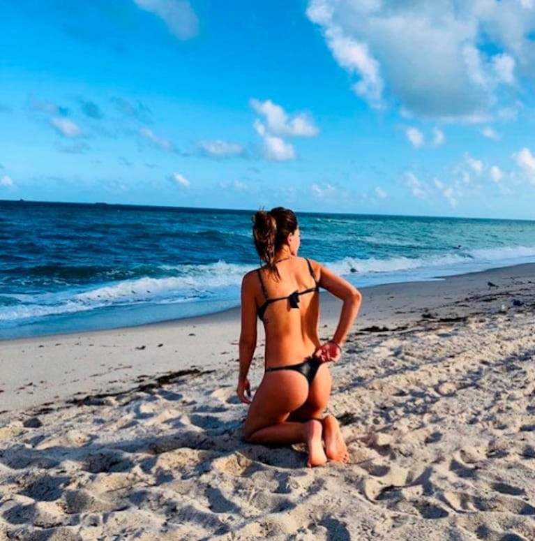 China Suárez, súper sexy en bikini en la playa, a ocho meses de ser mamá: "Paraíso"
