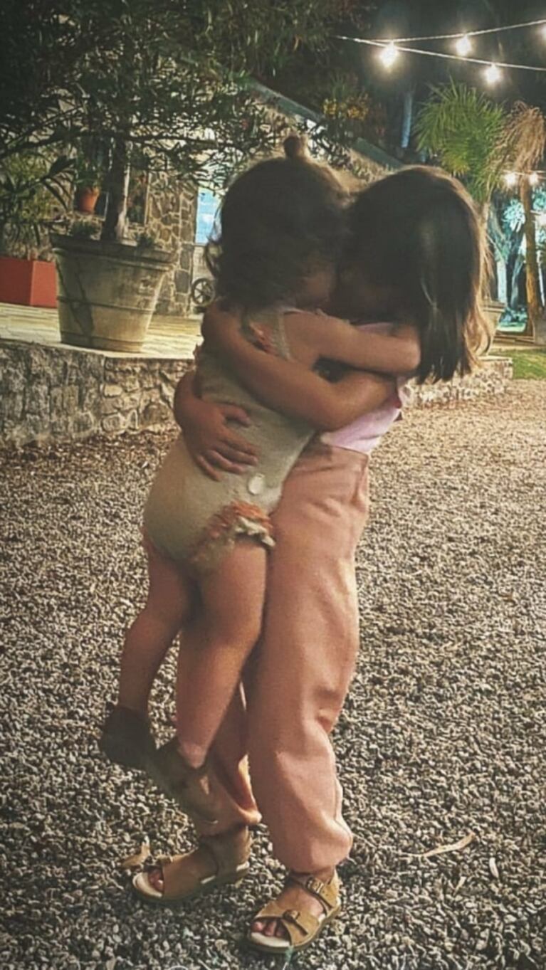China Suárez y Benjamín Vicuña, mimosos y en familia en Carmelo, tras la separación