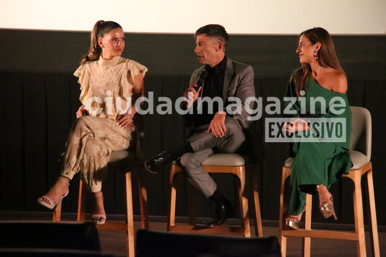 China Suárez y elenco de Hija de Fuego: Foto: Movilpress