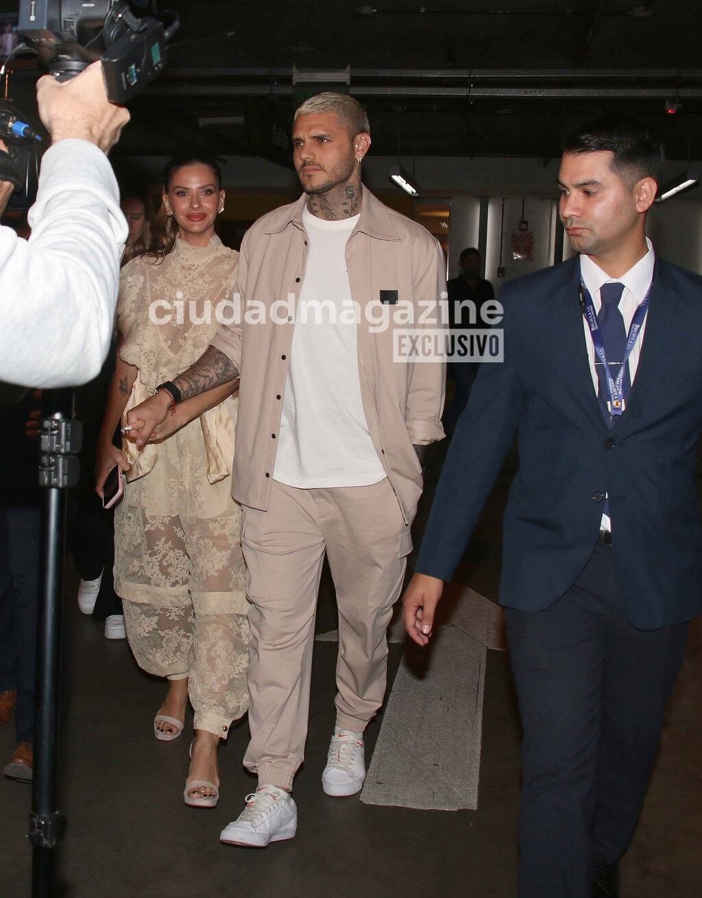 Mauro Icardi's monochromatic nude outfit.