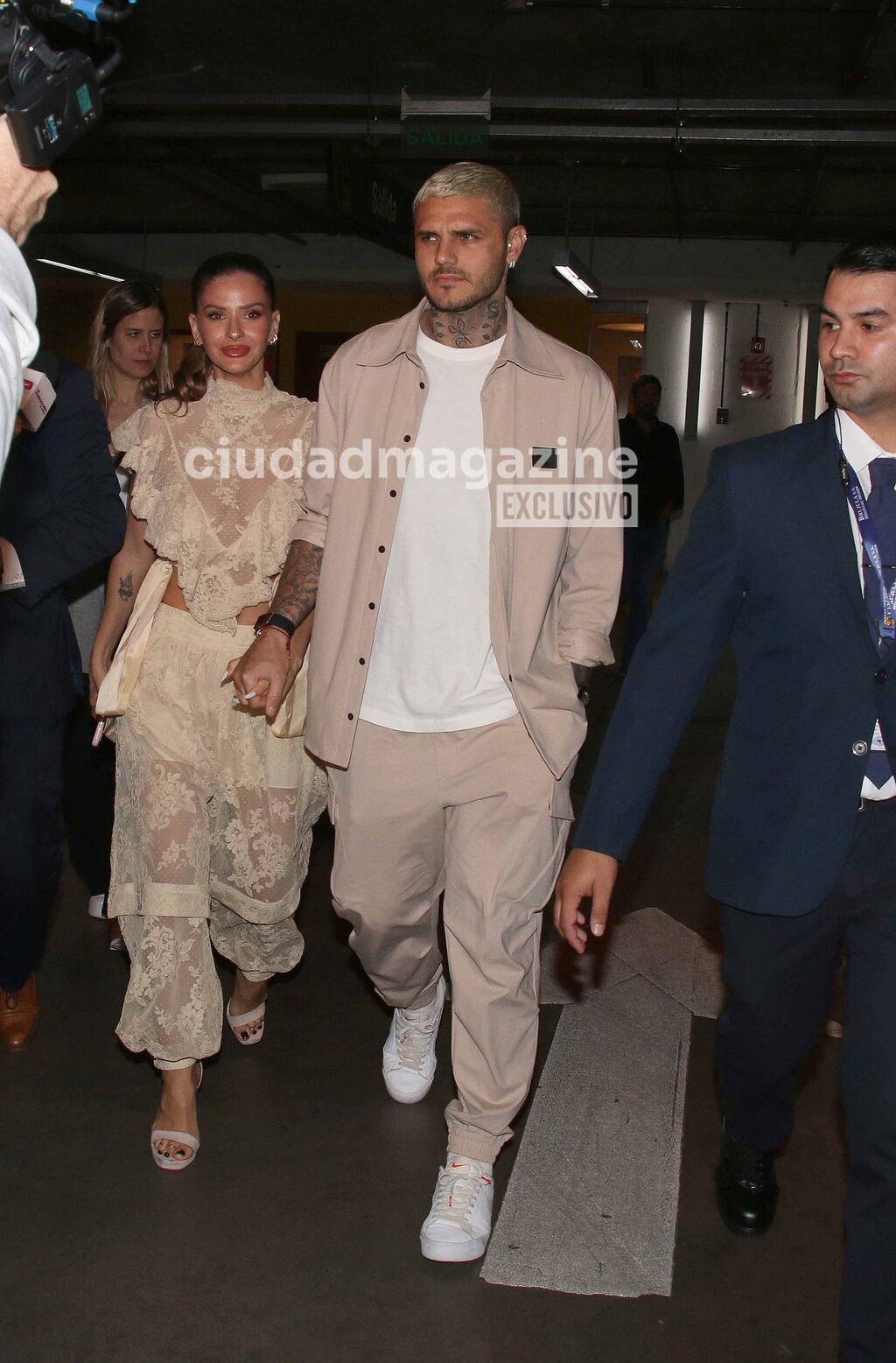 Close-up of China Suárez's intricate lace outfit.