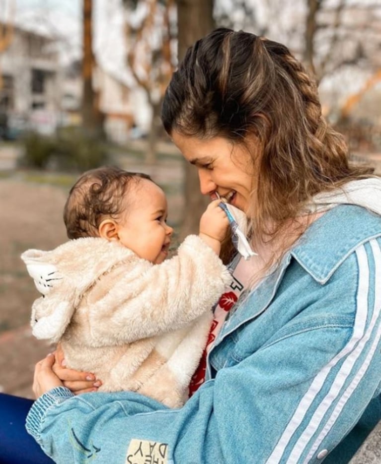 China Suárez y Violeta Urtizberea hicieron causa común sobre una costumbre que les fastidia: "Tenía que llegar el coronavirus para que la gente deje de tocar bebés ajenos"