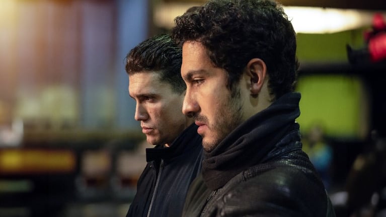 Chino Darín junto al español Jaime Lorente, recordado por su participación en La casa de papel.