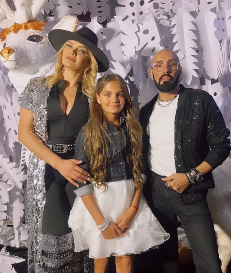 Chloé, la hija de Eliana Guercio y Chiquito Romero, debutó como modelo: las imágenes de su primer desfile