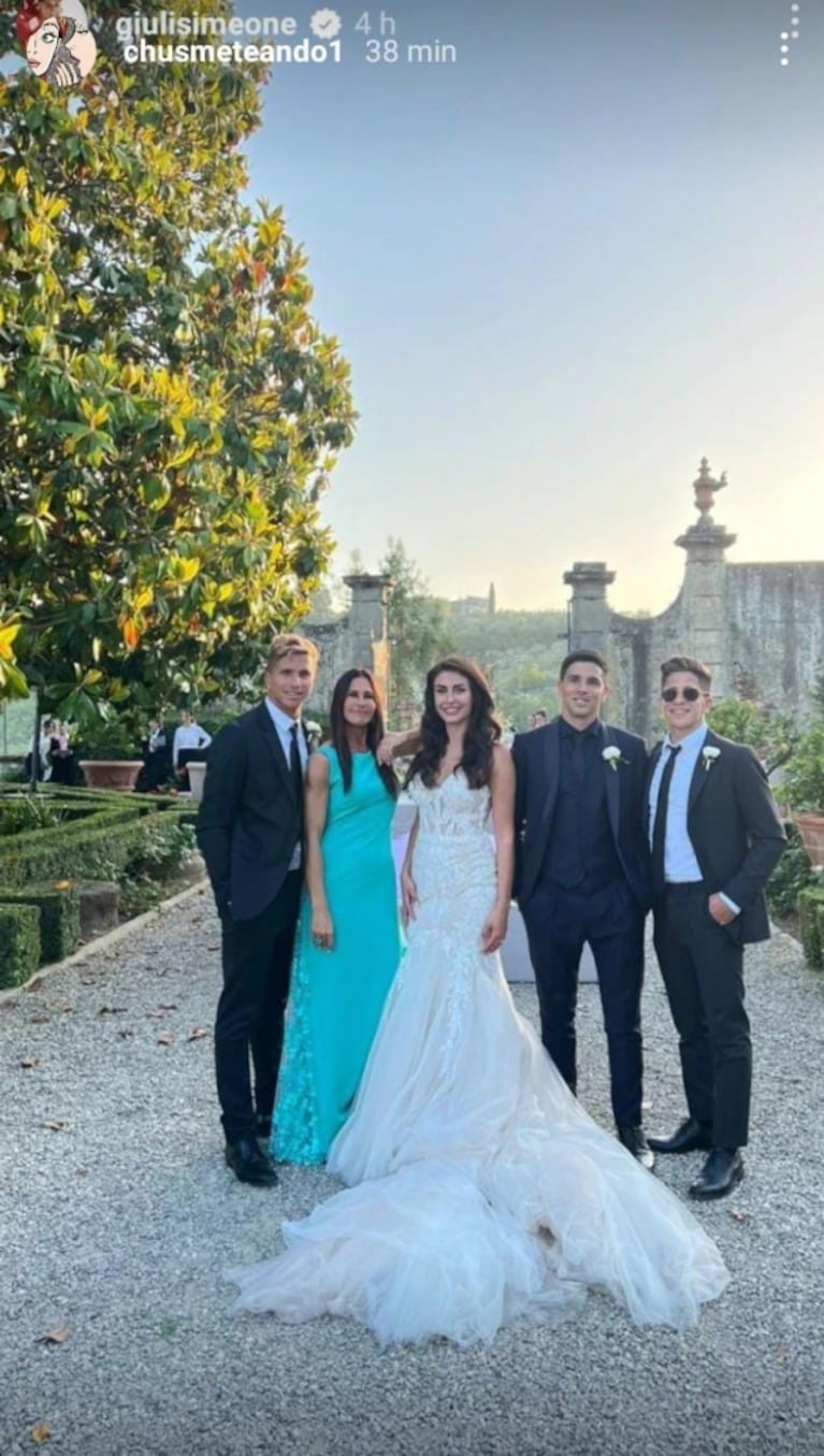 Cholo Simeone y Carolina Baldini estuvieron juntos en la boda de su hijo en medio del escándalo: "No compartieron foto"